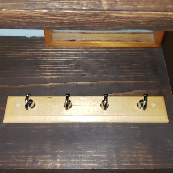 New Handy Key 4 Hook Rack - Picture 5 of 7